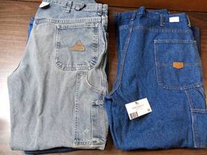 4 Pairs of Jeans- (1) 42 X 36 Fire Resistant Bulwark Carpenter (1) Brand New 42 X 36 Fire Resistant Bulwark Carpenter, (2)42 x 28 Red Kap Carpenter