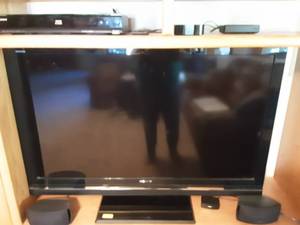 Sony Bravia 46 Flat Screen TV KDL-46V5100 With Blu Ray Player