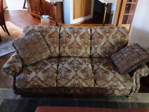 Clayton Marcus Couch 82