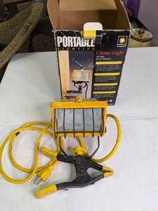 lot 186 image: Regent 150w Portable Halogen Clamp Light