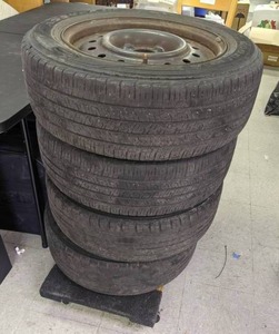 lot 197 image: Set of (4) Automotive Tires