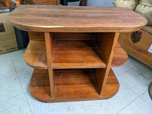 lot 173 image: Small Solid Wood Vintage Bookshelf with Rounded Corners