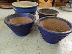 lot 178 image: Set of (4) Ceramic Plant Pots