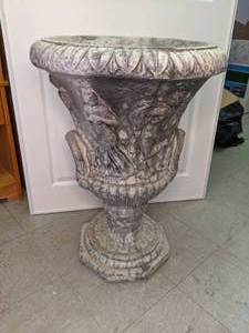 lot 246 image: Lot (12) Heavy Decorative Stone Planter