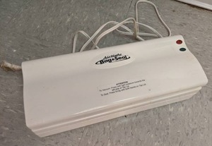 lot 256 image: Airtight Bag & Seal Premier Home Vacuum Sealer