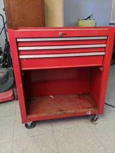 lot 234 image: Red Metal Rolling Tool Chest with Tools