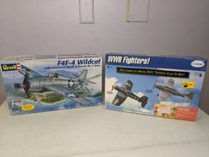 lot 80 image: (3) Model Airplanes in 2 Original Boxes - M1 & M2
