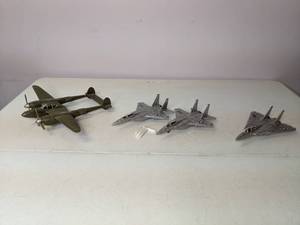 lot 156 image: Lot of (4) Vintage Die-Cast Metal Model Aircraft - 107, 108a, 108b & 109