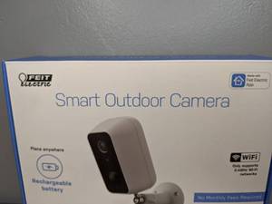 lot 11 image: Brand New Feit Electric Outdoor Battery Powered Smart Wi-Fi Camera