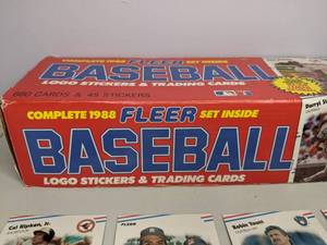 lot 71 image: 1988 Fleer Baseball Cards Nolan Ryan Kirby Puckett