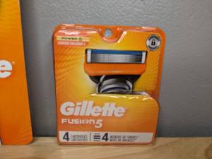 lot 39 image: Brand New Gillette Fusion 5 Razor Shaving Handle & 5 Blades