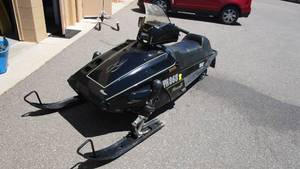 lot 1 image: 1990 Yamaha Phazer Snowmobile