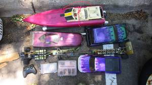 lot 20 image: Assorted RC Cars & Boat