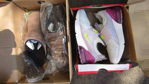 lot 46 image: Nike Air Max 2.5Y & Lands End Size 7