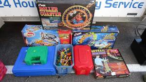 lot 32 image: Large Lot Of Knex
