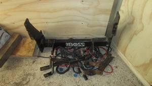 lot 7 image: Boss Snow Plow Mount & Wiring. Came Off 2001 F-350 Ford