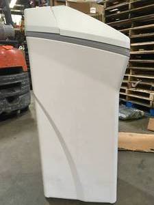 lot 26 image: GE 45,100 Grain Water Softener damaged not tested see pictures