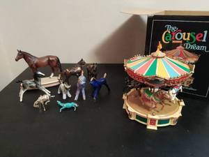 lot 114 image: Collection of horse figurines and carousel