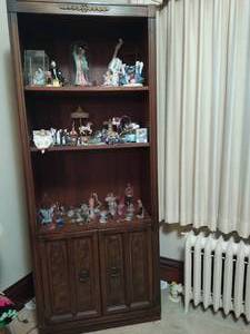 lot 117 image: Bookshelf
