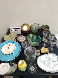 lot 134 image: Collection of glassware and ceramic dishware