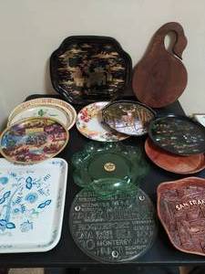 lot 135 image: Collection of Serving Trays