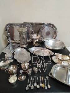 lot 139 image: Collection of plated silver pieces