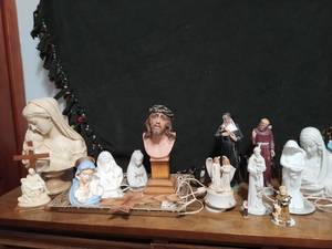 lot 148 image: Lot of religious figures