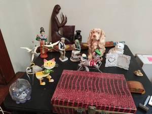 lot 160 image: Figurines