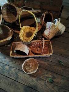 lot 16 image: Baskets