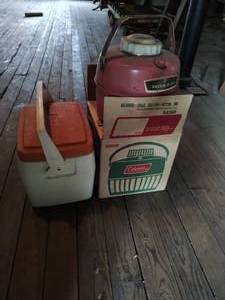 lot 18 image: Camping gear