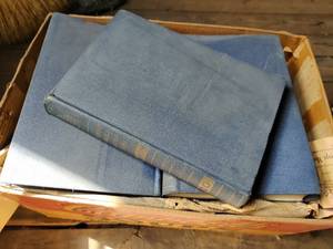 lot 27 image: Collection of encyclopedias