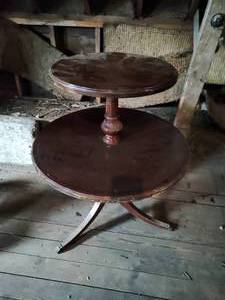 lot 35 image: 2 tier end table