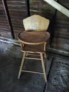 lot 49 image: High chair