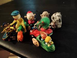 lot 68 image: Stuffed animals and toys