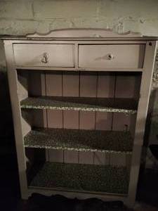 lot 3 image: Cabinet