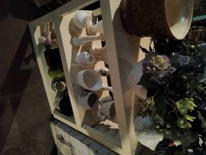 lot 73 image: Collection of pottery and glass.