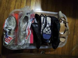 lot 88 image: Shoes, handbags, and umbrellas.