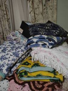 lot 87 image: Collection of blankets