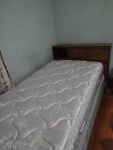 lot 93 image: Twin size Serta mattress