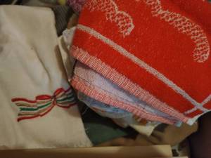 lot 96 image: Collection of cloths