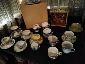 lot 95 image: Collection of assorted tea cups