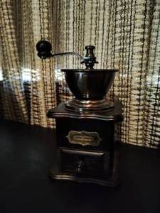lot 97 image: Coffee grinder
