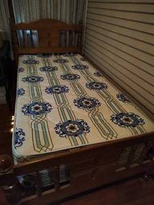 lot 267 image: Full Size Bed