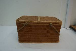 Wicker picnic basket