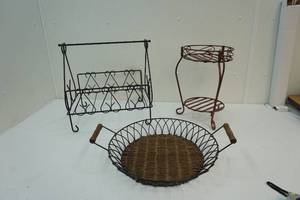 Stand, baskets