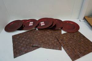 Wooden place mats, plates