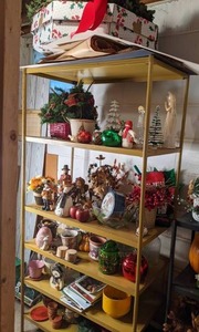 lot 113 image: A Little of Everything in Home Decor