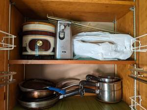 lot 54 image: Vintage Crock Pot, Pots and Pans, Electric Can Opener