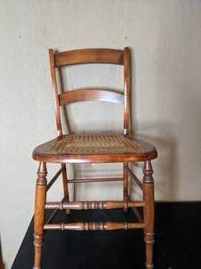 lot 19 image: Vintage Cane Chair