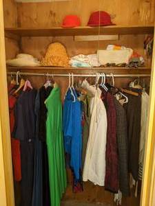 lot 81 image: Vintage Womens Clothing, Belts, and Hats
